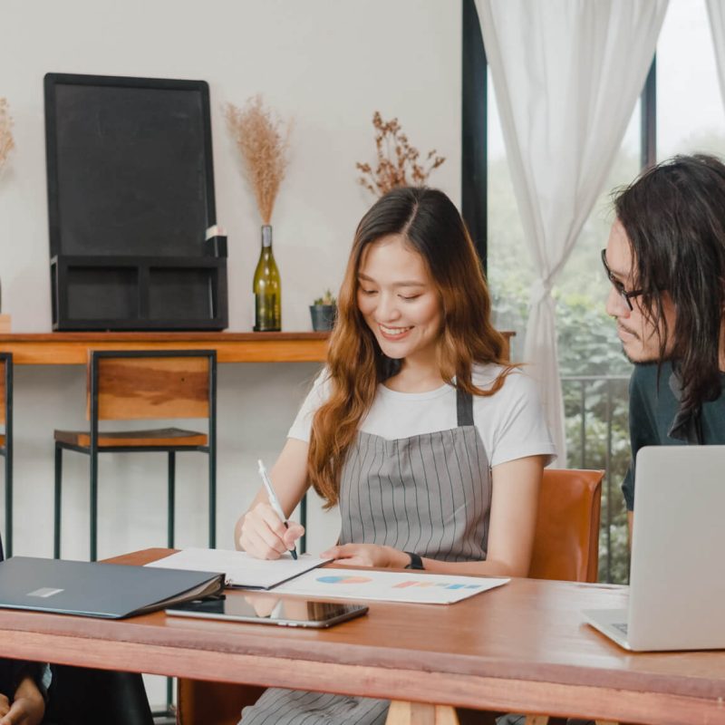 asian-small-business-owners-couple-meeting-with-consultant-talking-about-business-plan-.jpg